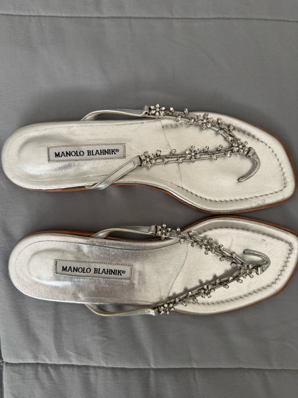 NEW Vintage RARE Manolo Blahnik Silver Crystal Flats Sandals, size 39.5